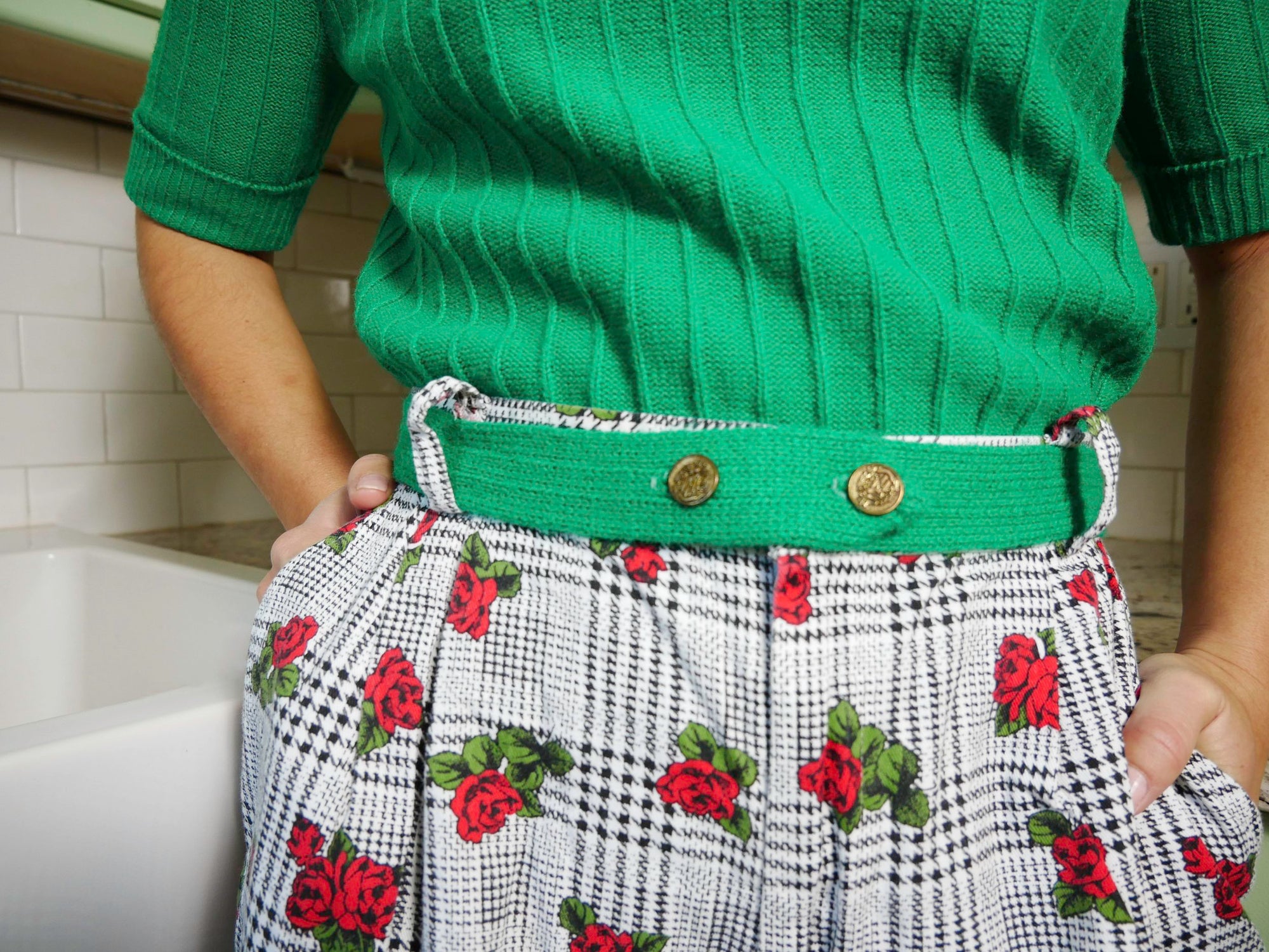 Green Acrylic Short Sleeve Sweater W/ Matching Belt