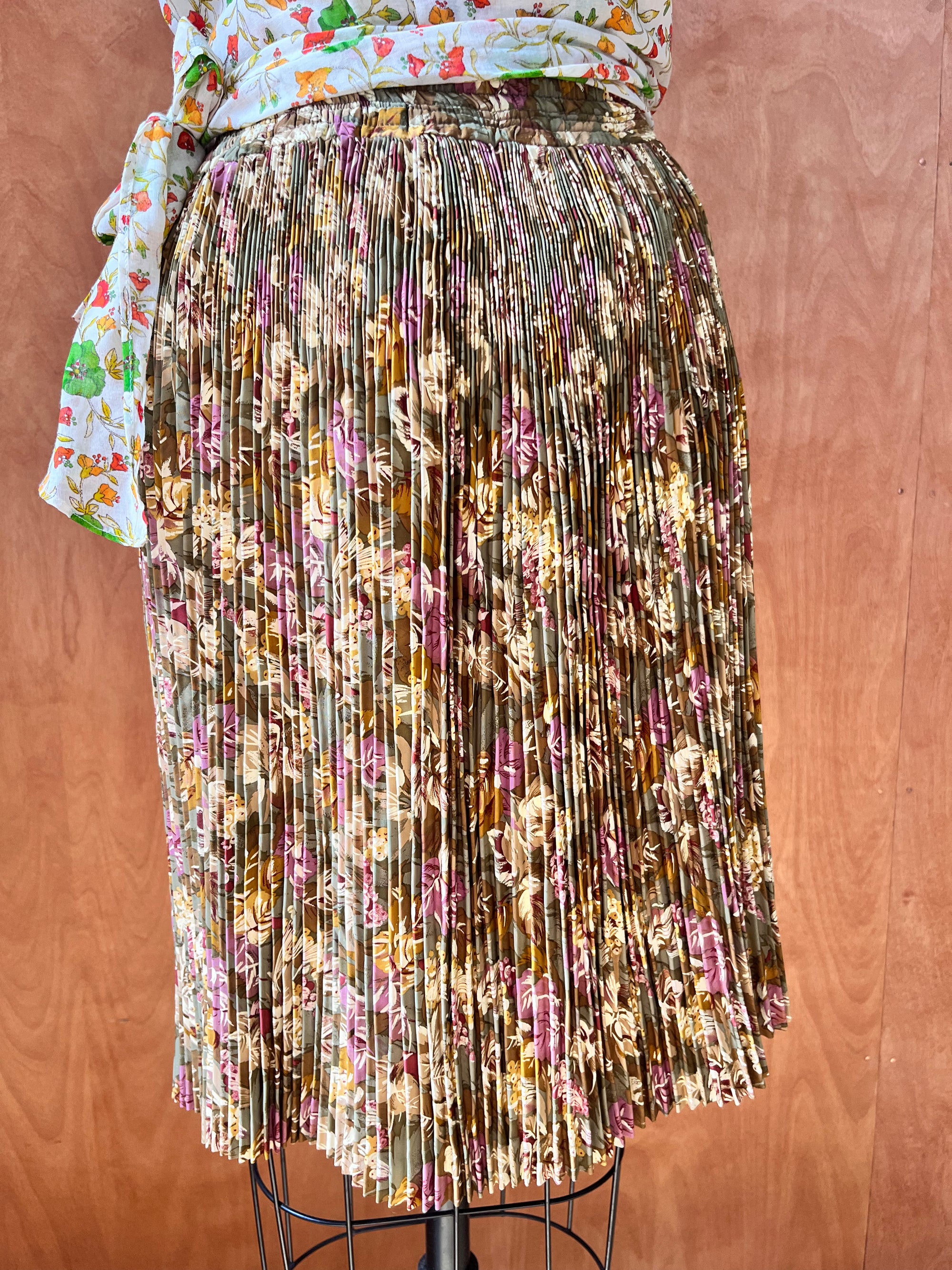 80s Floral Accordion Pleat Skirt