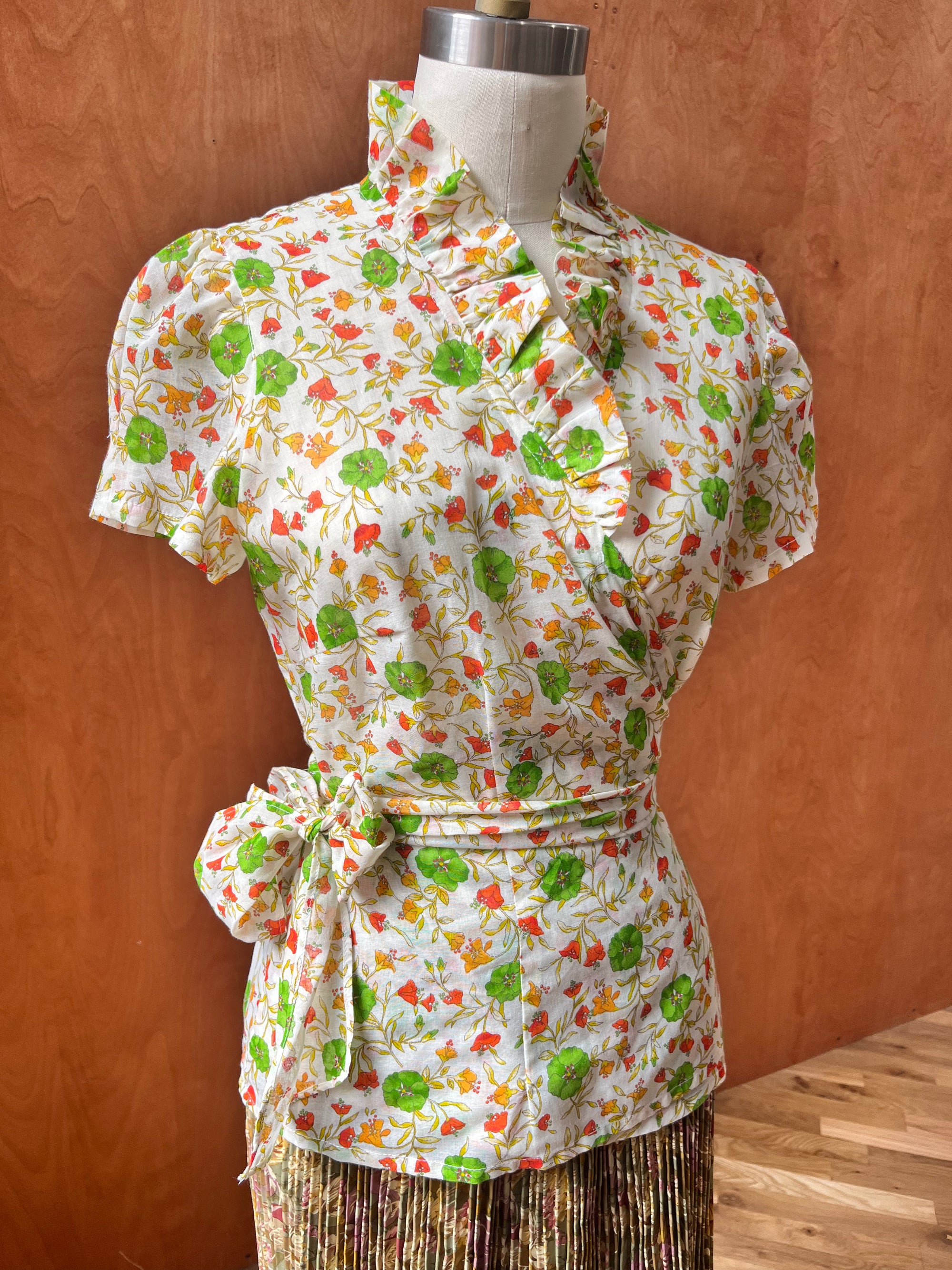 70s Floral Short Sleeve Wrap Blouse