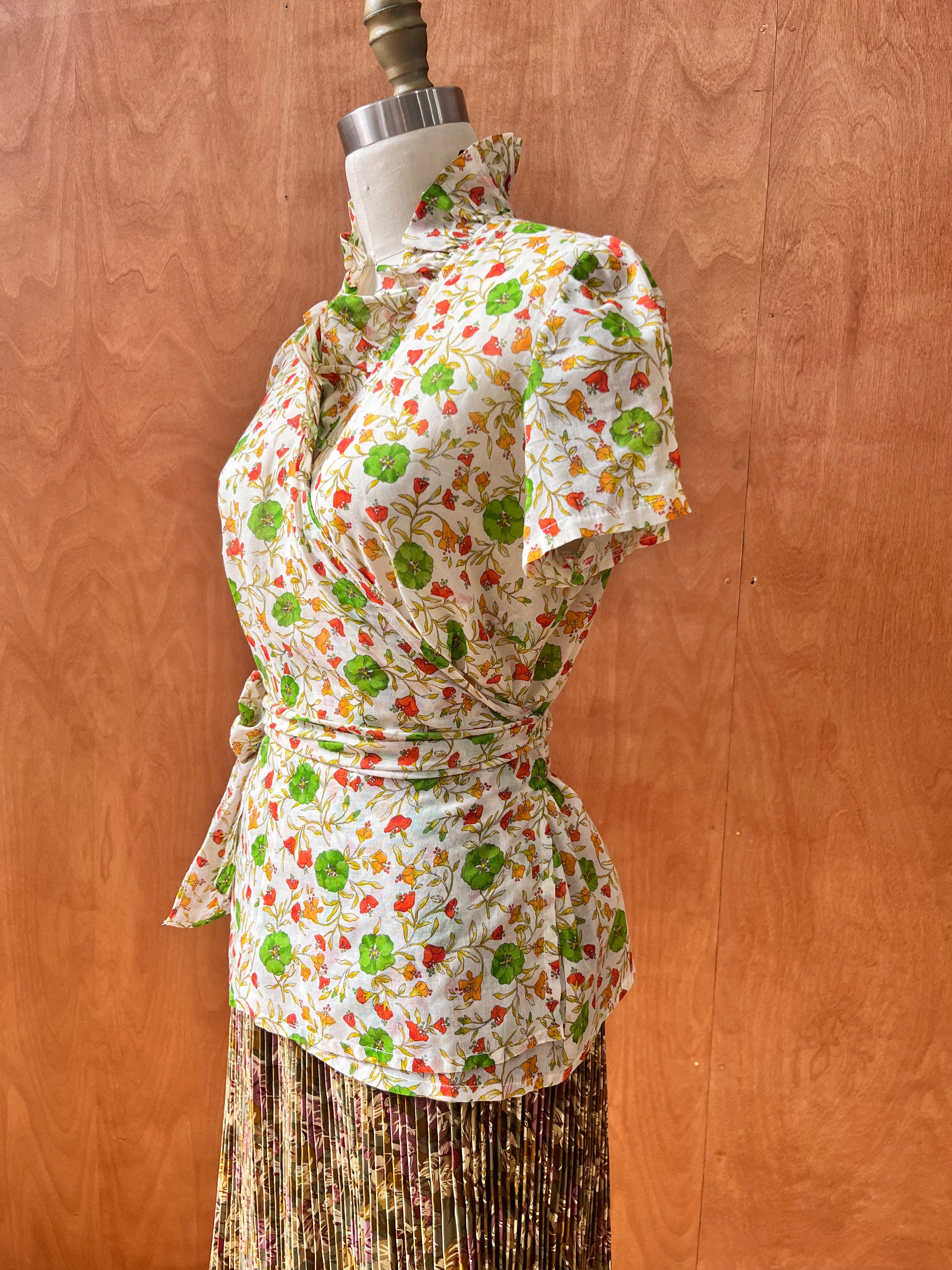 70s Floral Short Sleeve Wrap Blouse