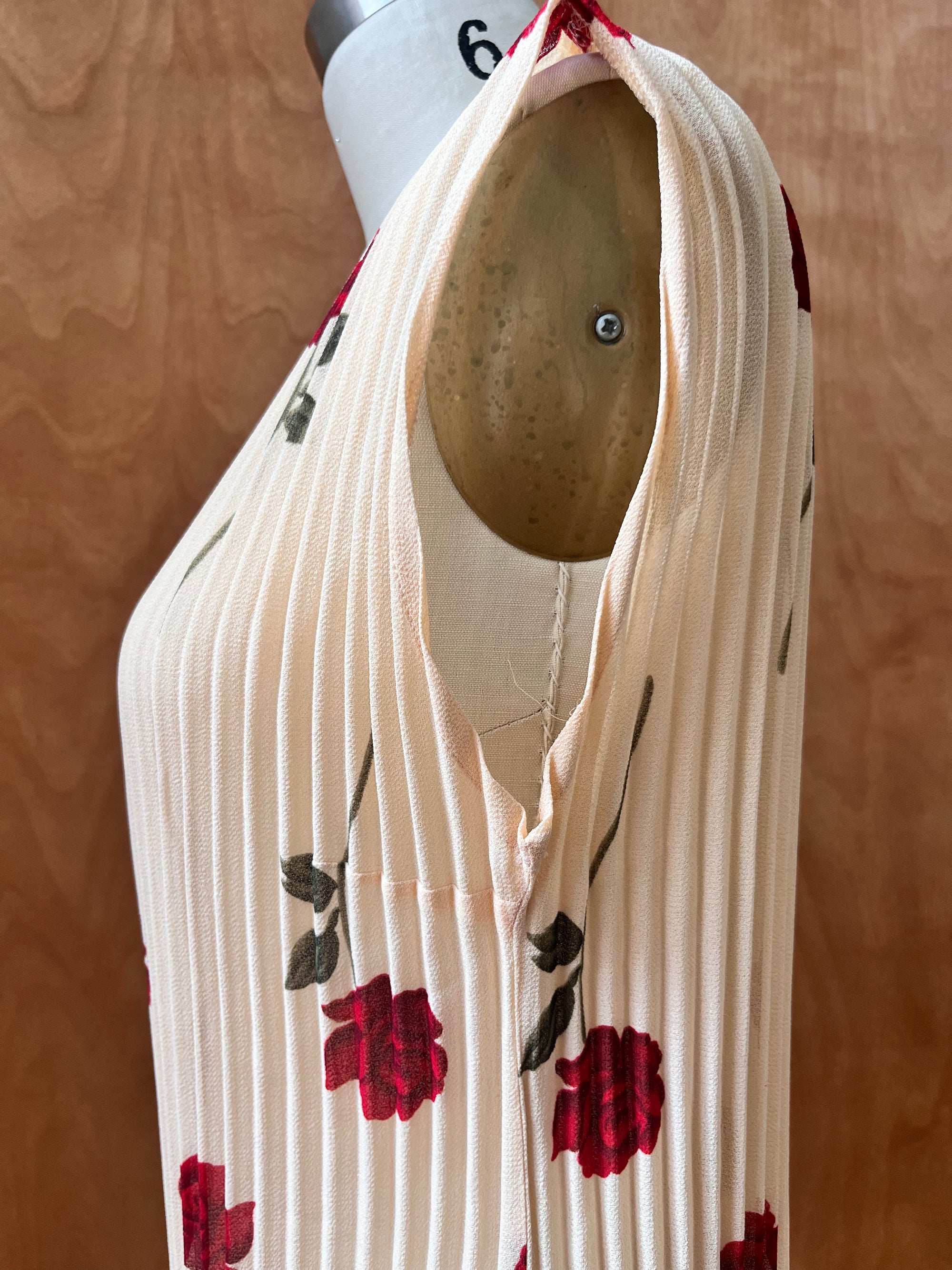 Accordion Pleat Rose Tank Top