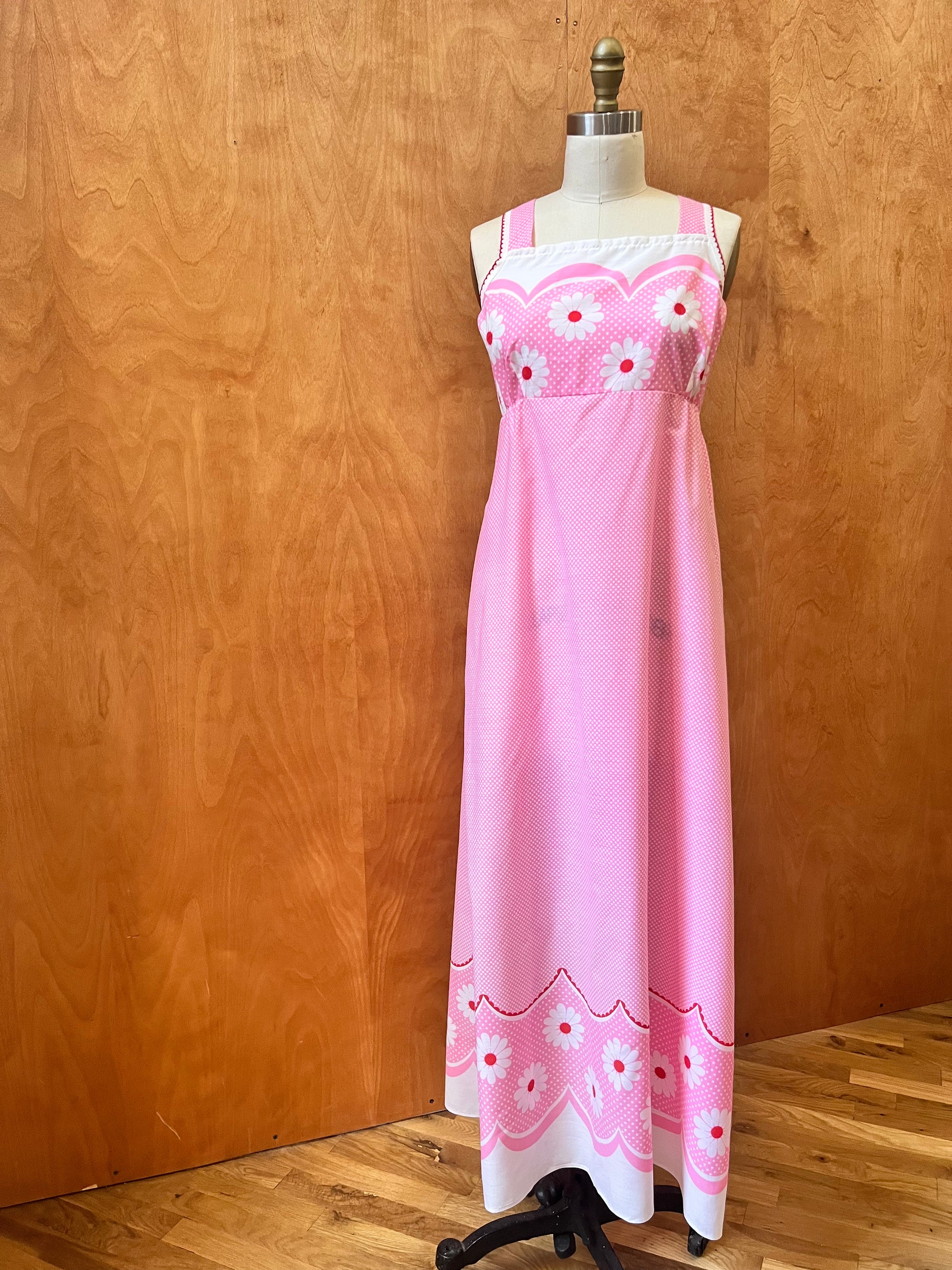 60s Daisy Crisscross Maxi Dress