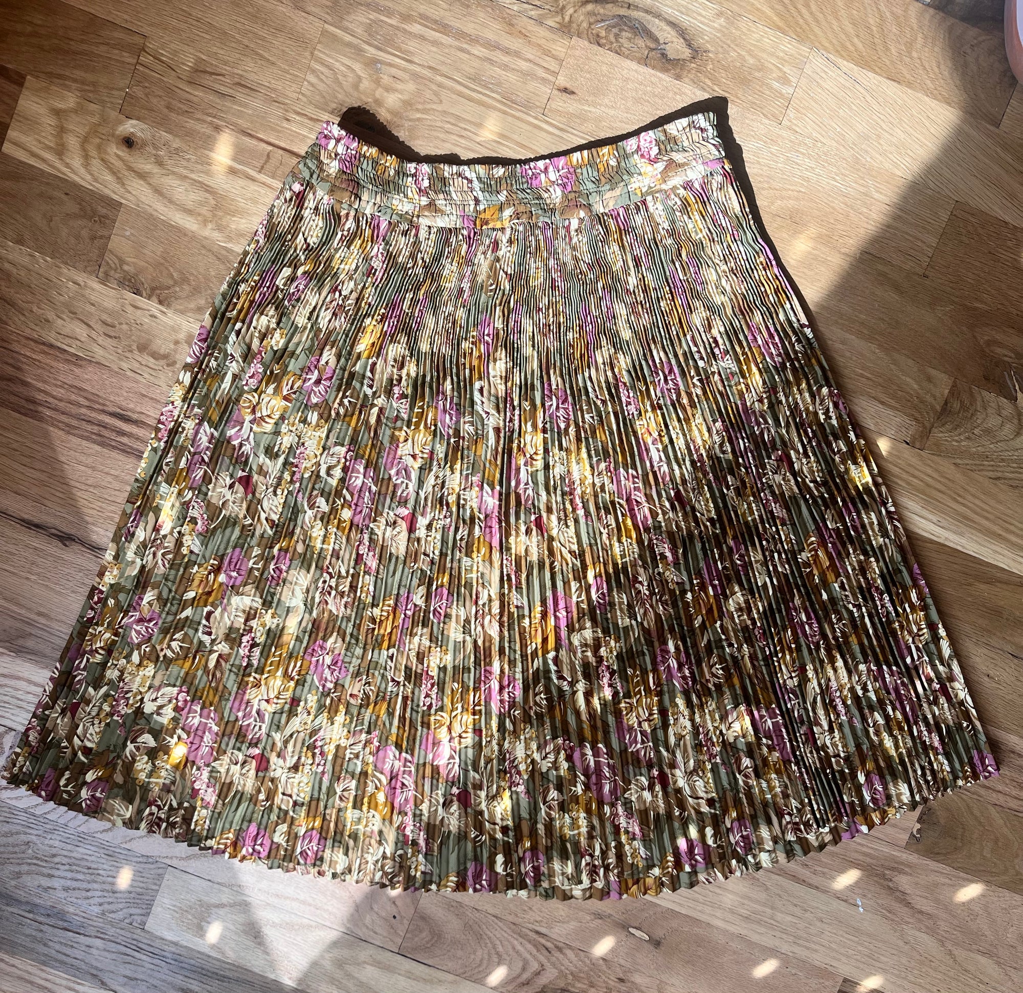 80s Floral Accordion Pleat Skirt
