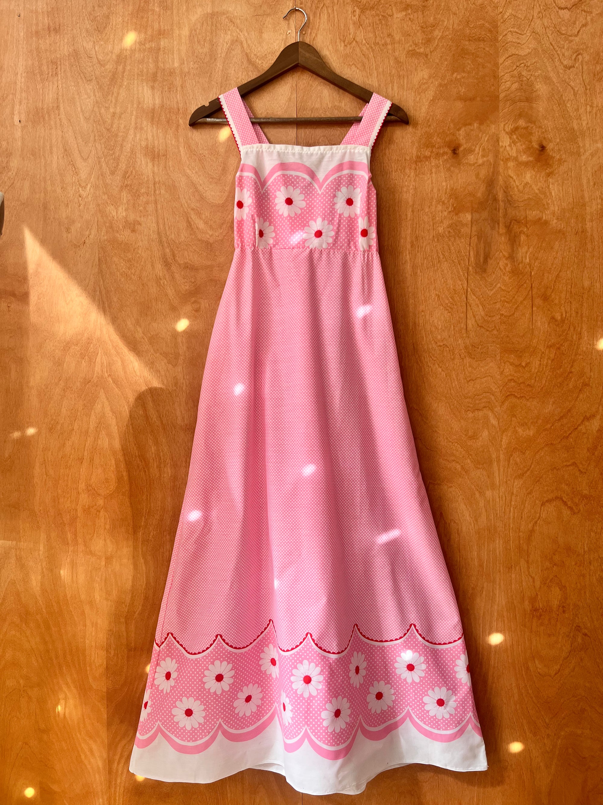 60s Daisy Crisscross Maxi Dress