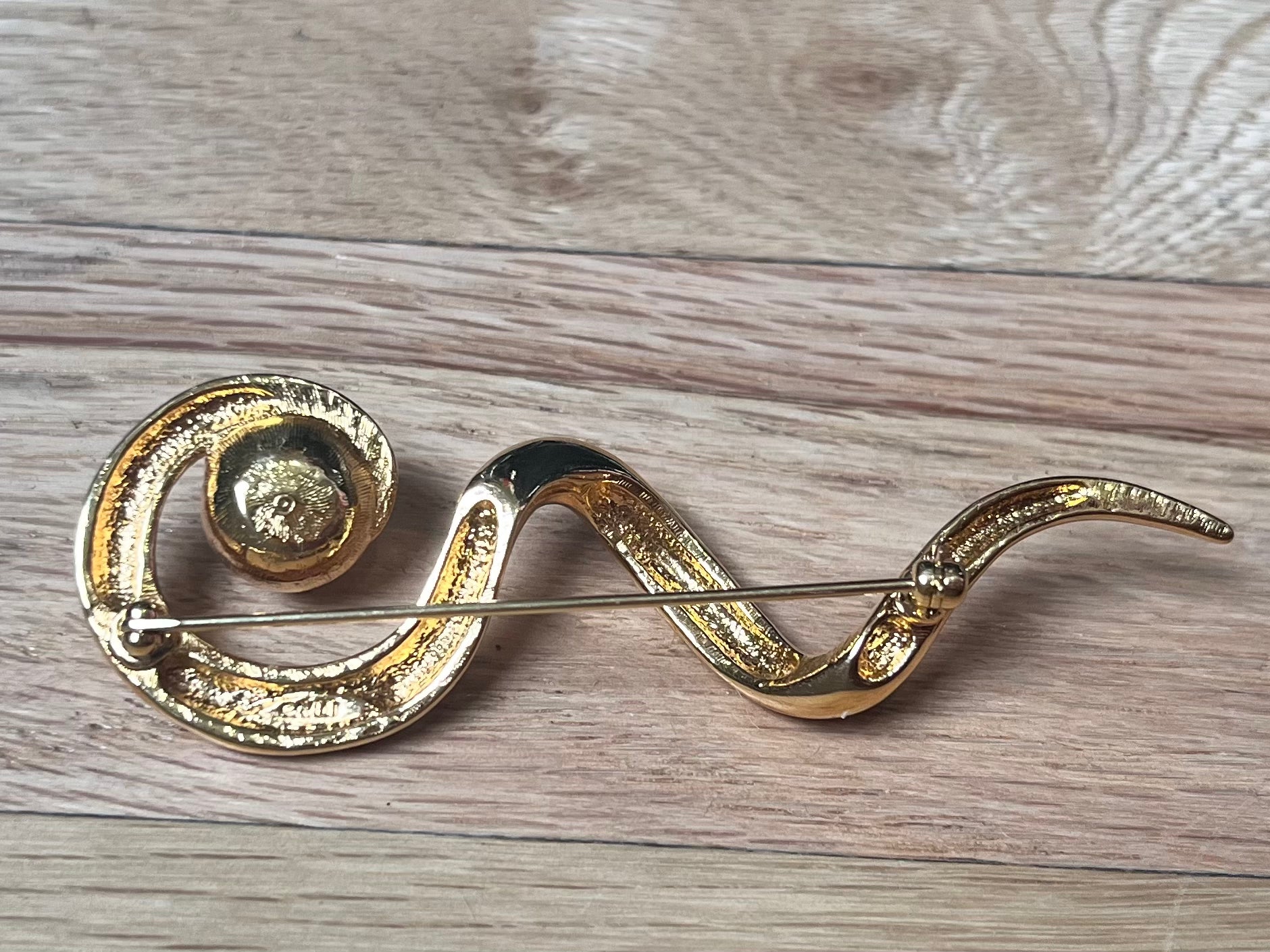 90s Faux Pearl Gold Tone Swirl Brooch