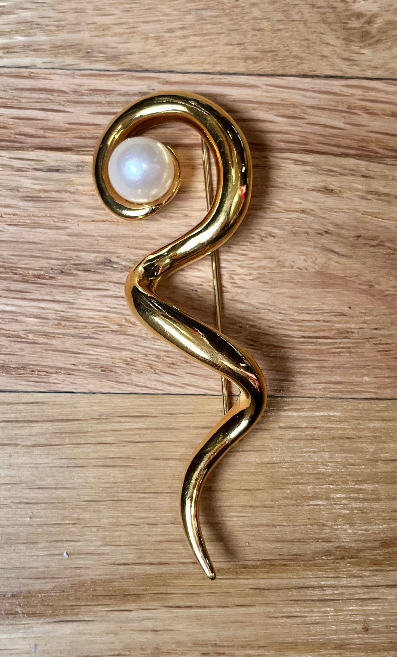 90s Faux Pearl Gold Tone Swirl Brooch