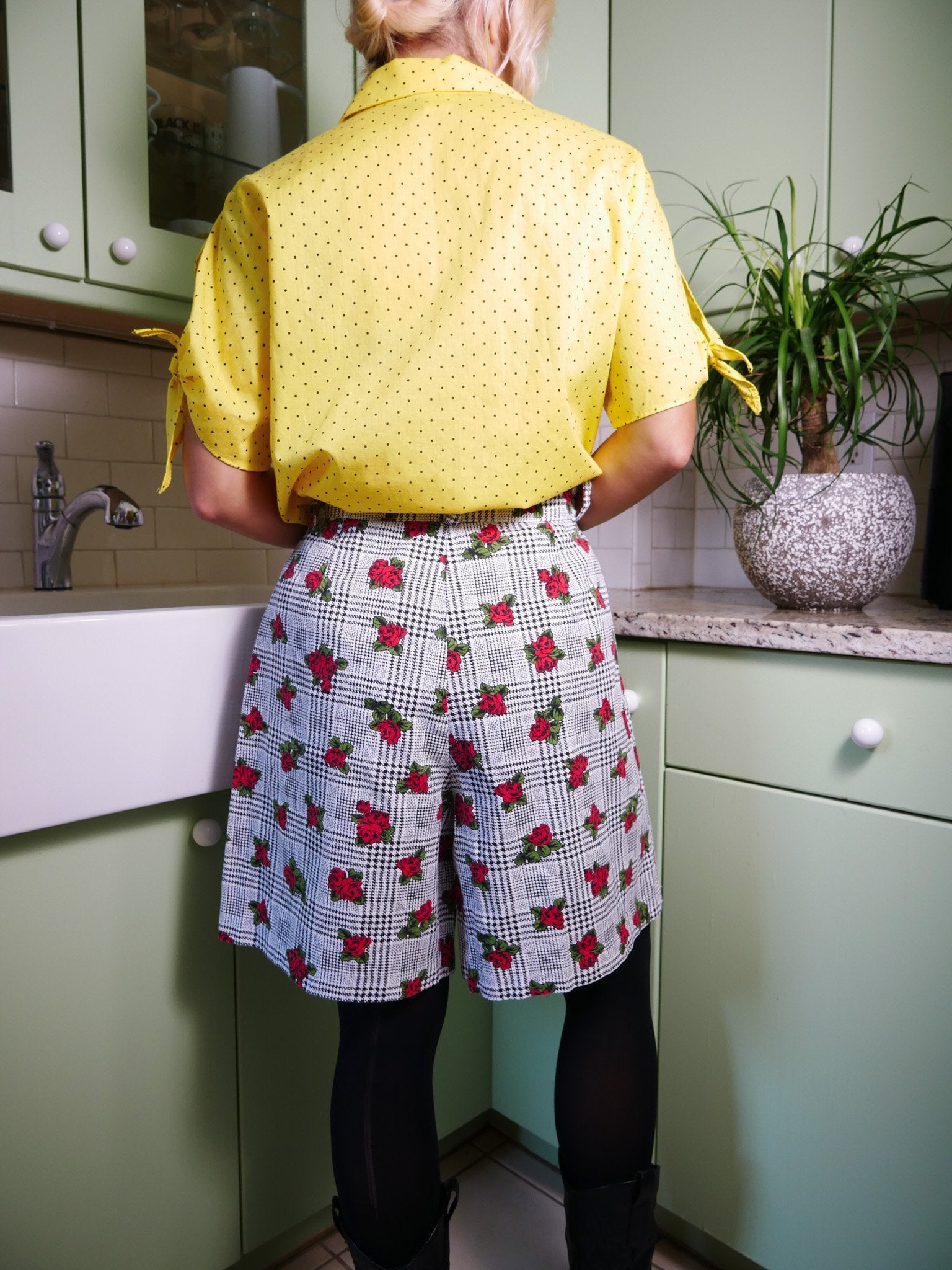 80s / 90s Floral Patterned High Waisted Shorts