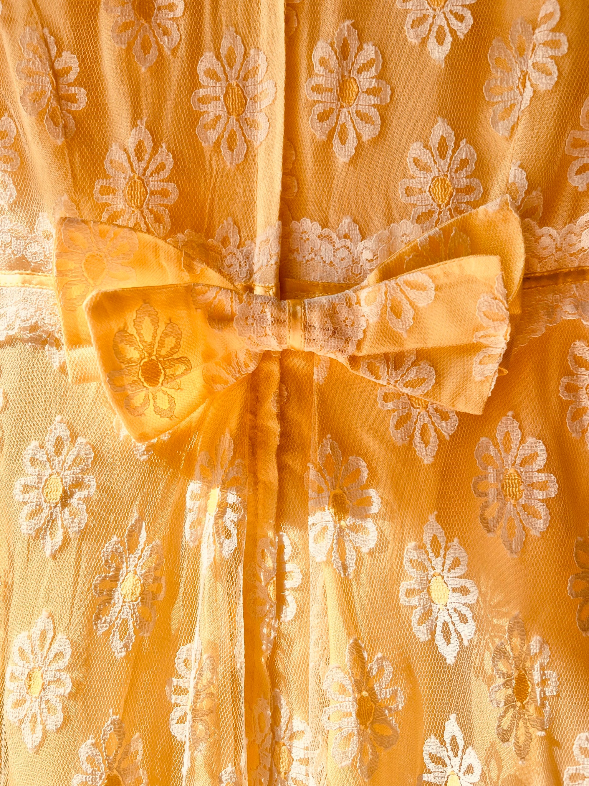 60s/70s Yellow/White Daisy Maxi Dress