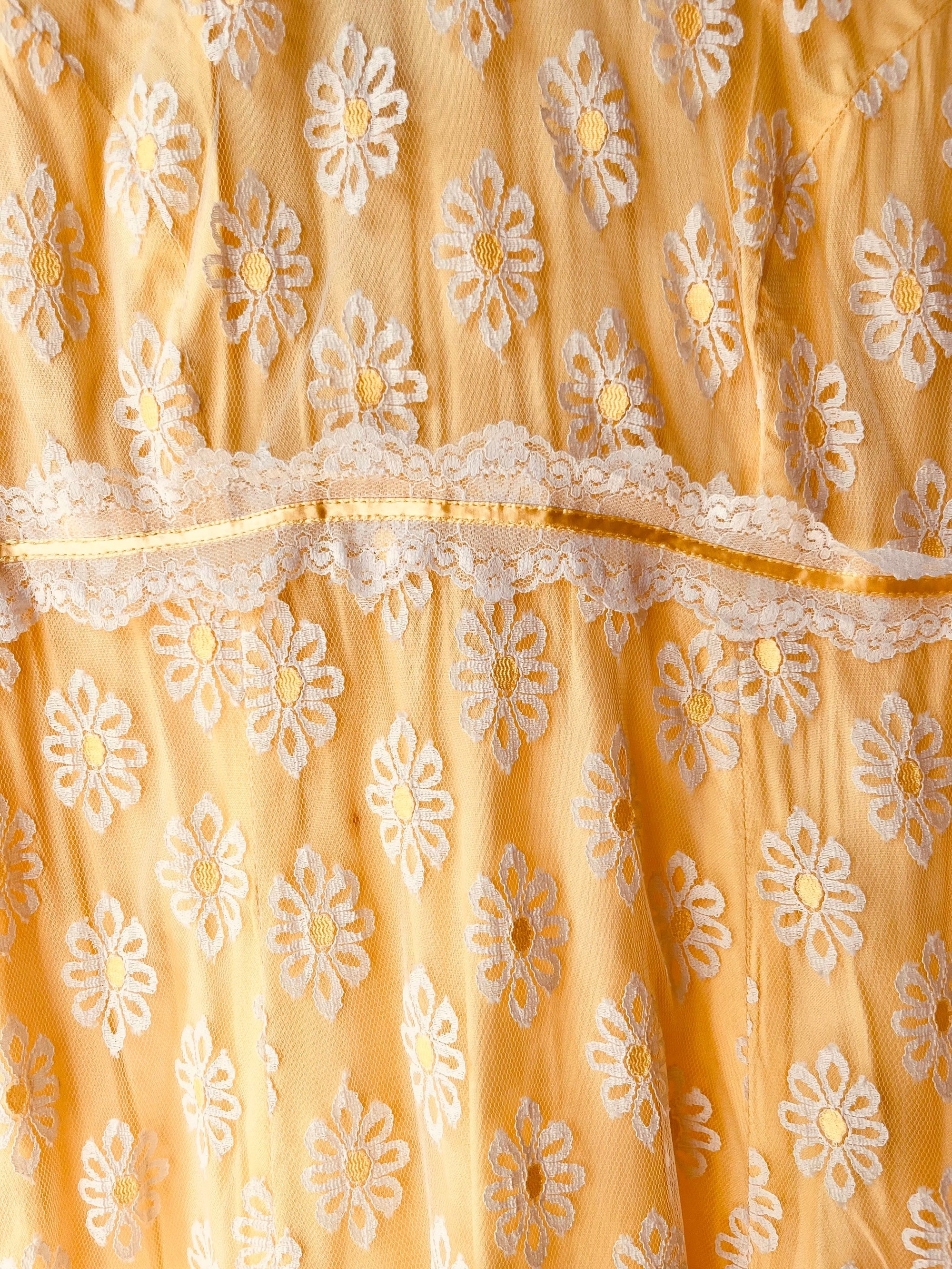 60s/70s Yellow/White Daisy Maxi Dress