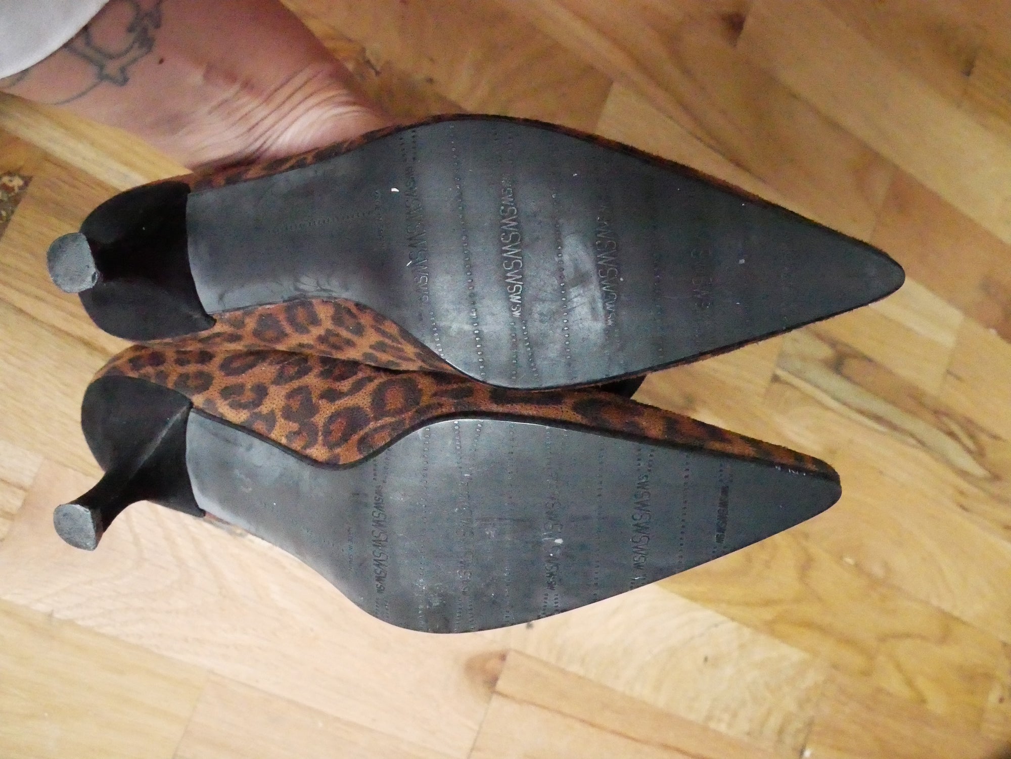 Stuart Weitzman Animal Print Heels Size 7 1/2 N