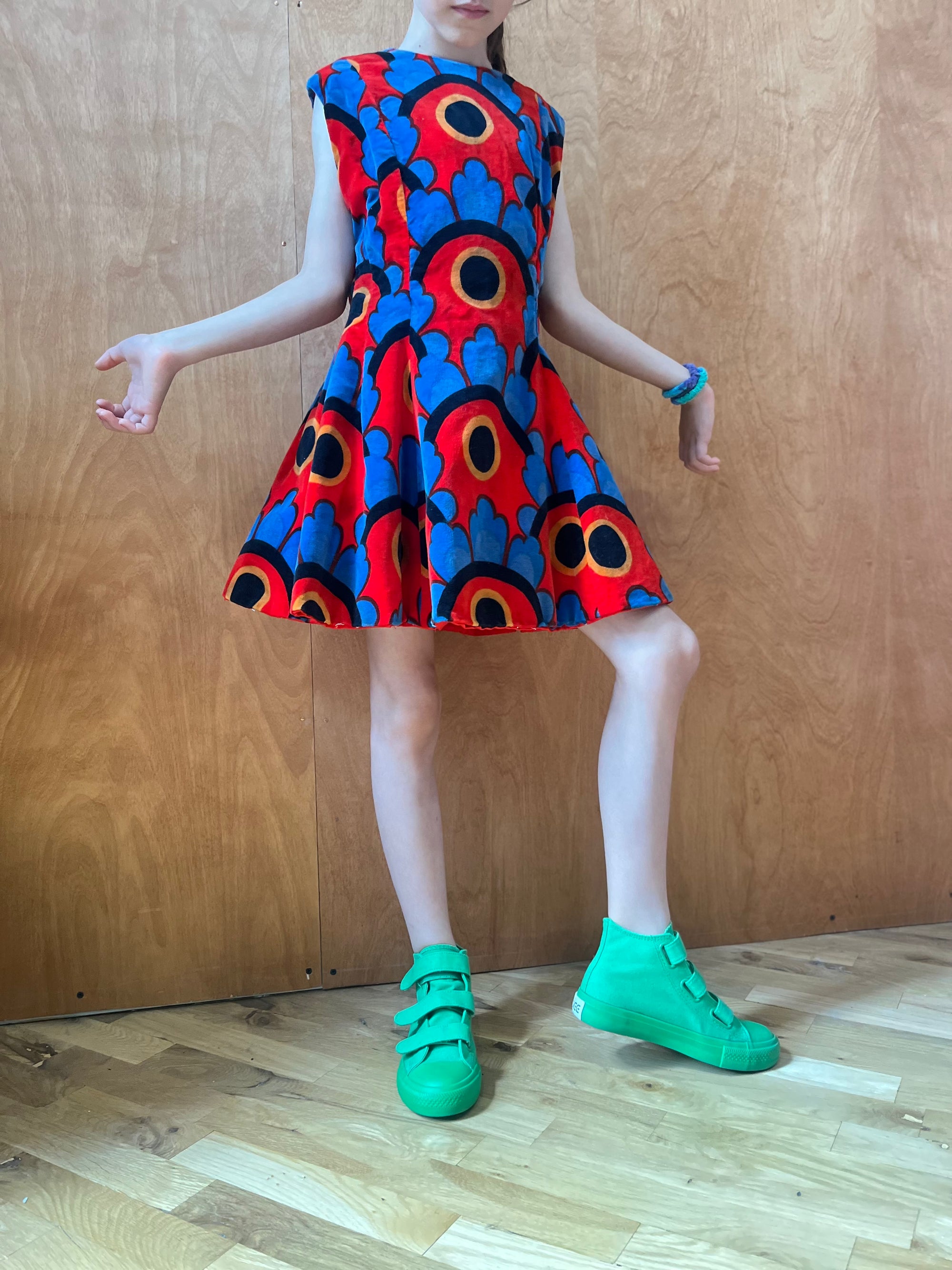 (Kids) Vintage 60s Velvet Sleeveless Dress